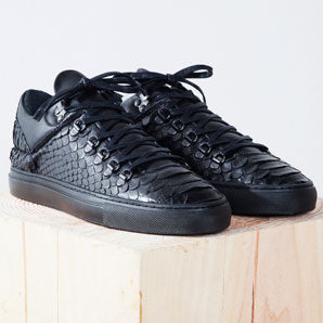 black-friday-x-filling-pieces